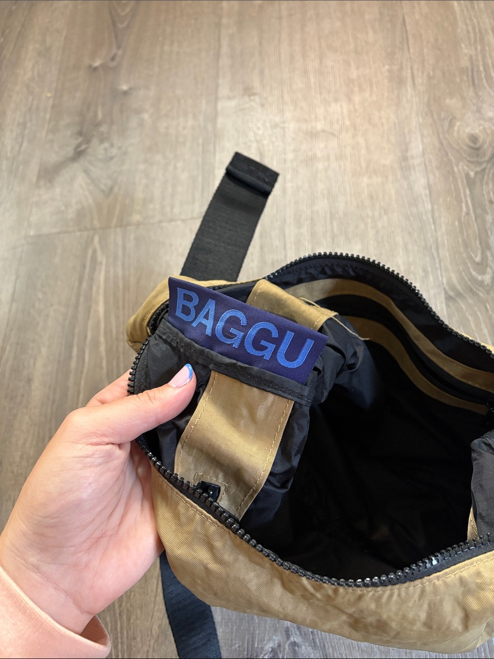Baggu Medium Crescent Bag - Picture 7 of 7
